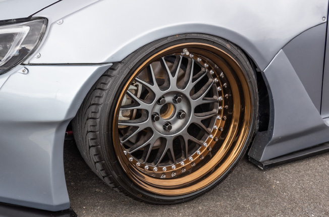 車検に通るタイヤの基準とは？検査合格やはみ出しの基準を解説