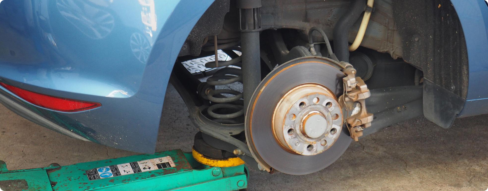 車検時にタイヤ交換するべき？交換基準や安く済ませる方法を紹介