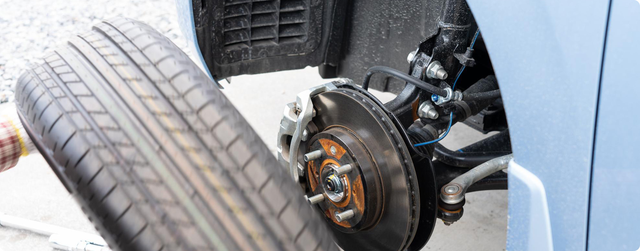 車検時にタイヤ交換は必要？