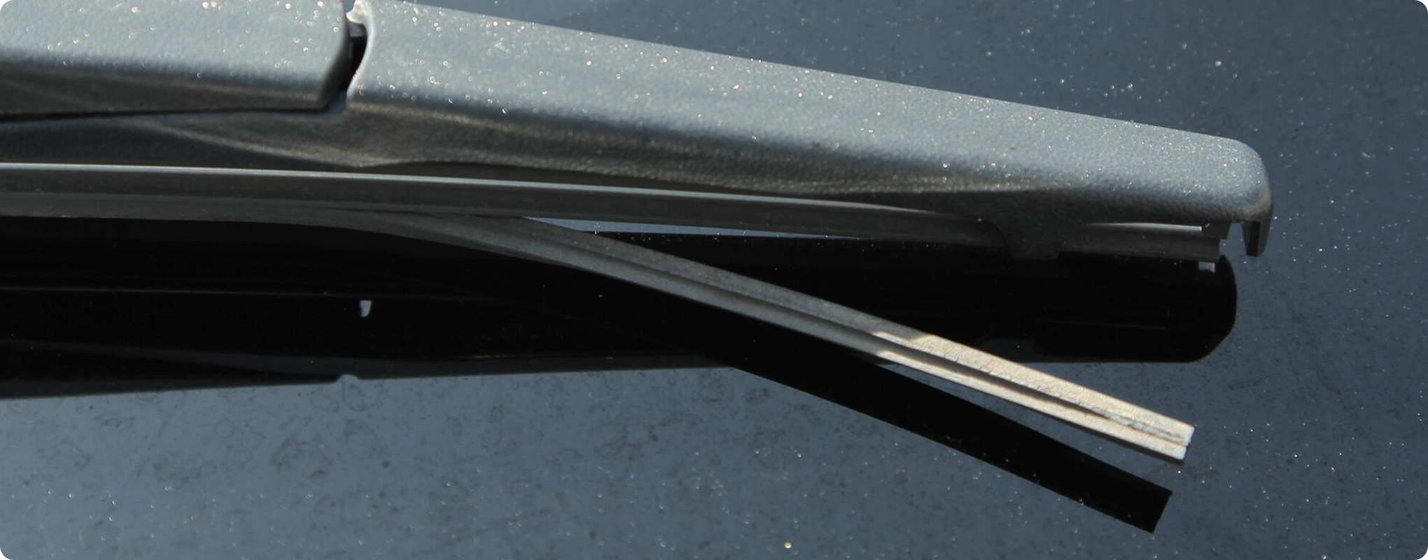 ワイパーの車検での検査項目は？交換時期や費用目安を解説