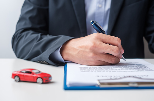 車検時の名義変更に必要な書類とは？車検が切れている車の名義変更のやり方も解説
