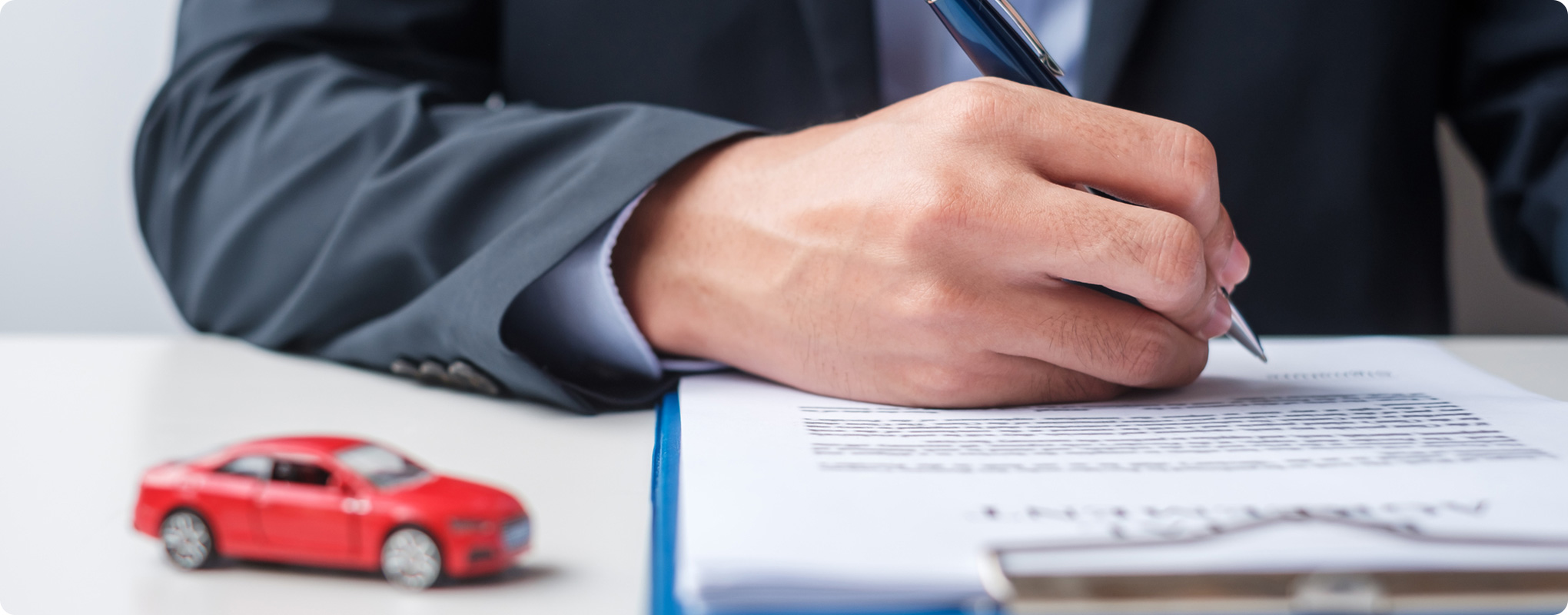 車検時の名義変更に必要な書類とは？車検が切れている車の名義変更のやり方も解説