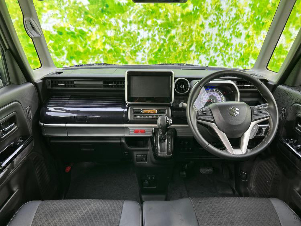 スペーシアカスタムとスペーシアの違い